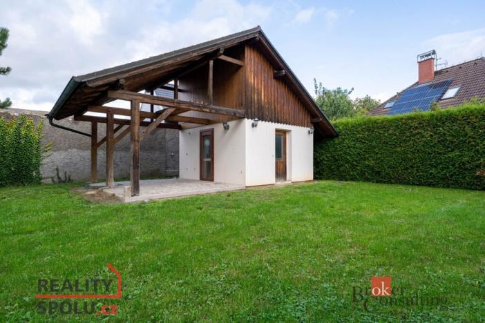 Pronájem vily, Dolní Břežany, V Zahradách, 369 m2