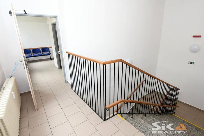 Pronájem komerční nemovitosti, Louny, Kosmonautů, 30 m2