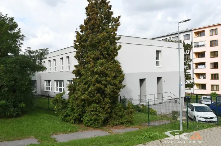 Pronájem komerční nemovitosti, Louny, Kosmonautů, 30 m2