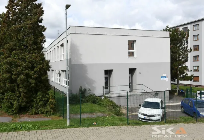 Pronájem komerční nemovitosti, Louny, Kosmonautů, 30 m2