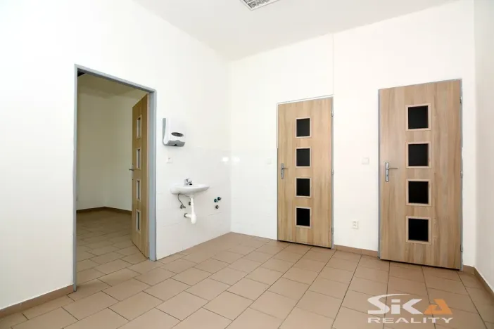 Pronájem komerční nemovitosti, Louny, Kosmonautů, 30 m2