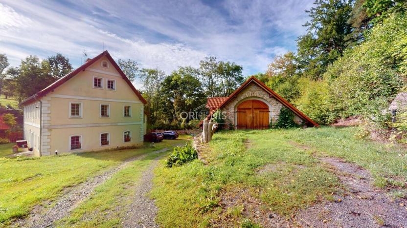 Prodej vícegeneračního domu, Okounov - Oslovice, 600 m2