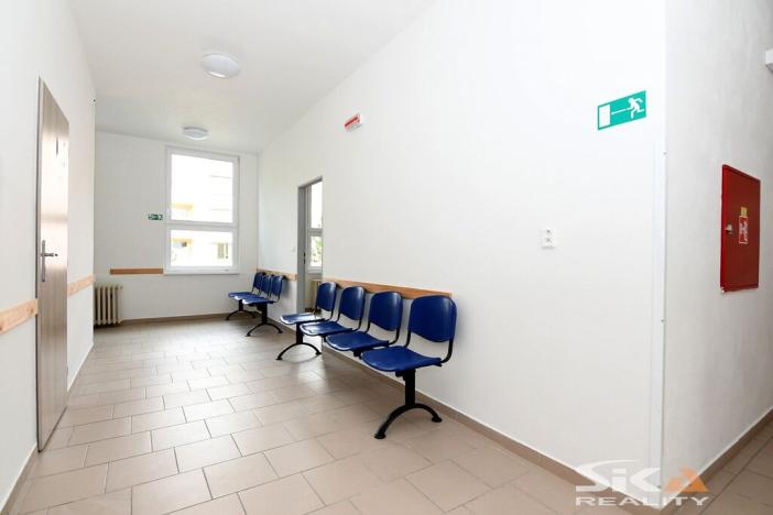 Pronájem komerční nemovitosti, Louny, Kosmonautů, 143 m2