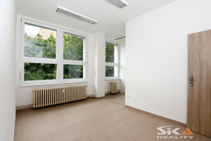 Pronájem komerční nemovitosti, Louny, Kosmonautů, 143 m2