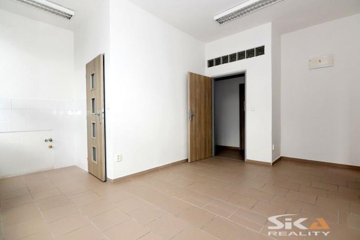 Pronájem komerční nemovitosti, Louny, Kosmonautů, 143 m2