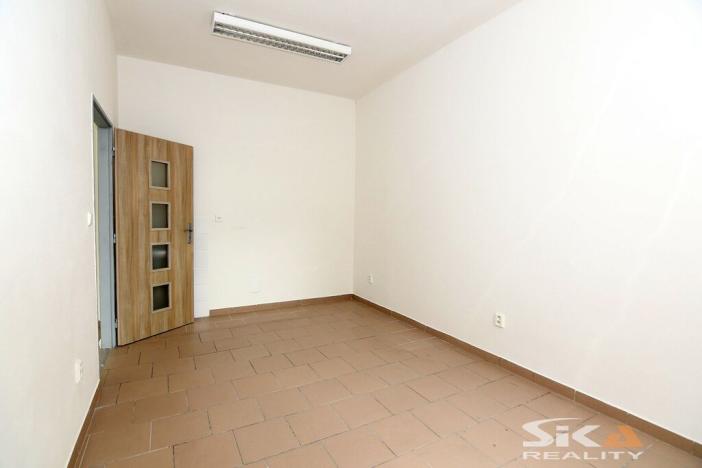 Pronájem komerční nemovitosti, Louny, Kosmonautů, 143 m2