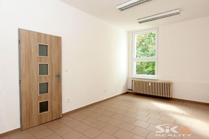 Pronájem komerční nemovitosti, Louny, Kosmonautů, 143 m2