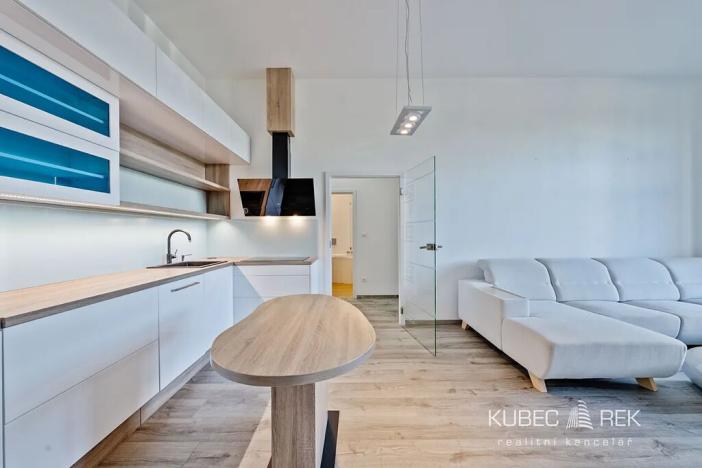 Prodej bytu 3+kk, Tábor, Kpt. Jaroše, 79 m2