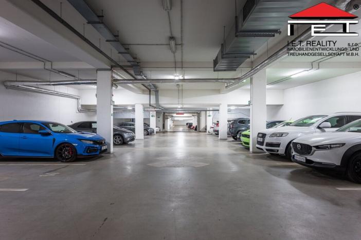 Pronájem garáže, Brno - Královo Pole, Božetěchova, 12 m2