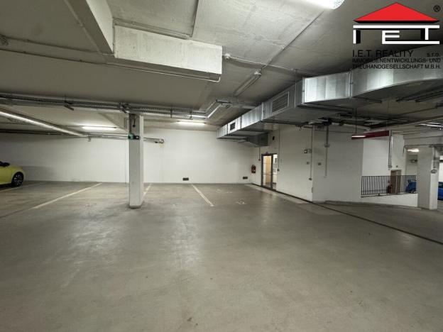 Pronájem garáže, Brno - Královo Pole, Božetěchova, 12 m2