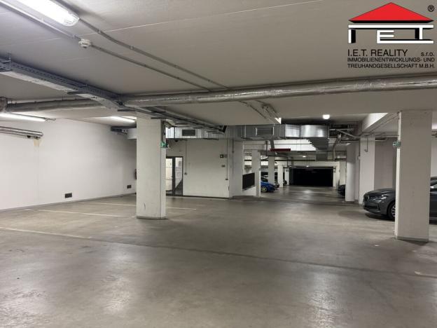 Pronájem garáže, Brno - Královo Pole, Božetěchova, 12 m2