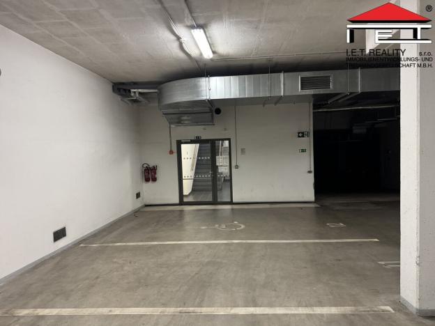 Pronájem garáže, Brno - Královo Pole, Božetěchova, 12 m2