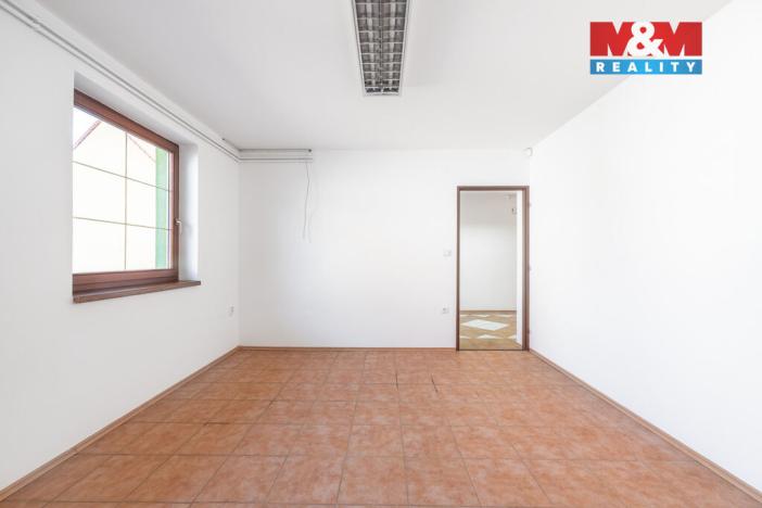 Prodej obchodního prostoru, Velká nad Veličkou, 187 m2