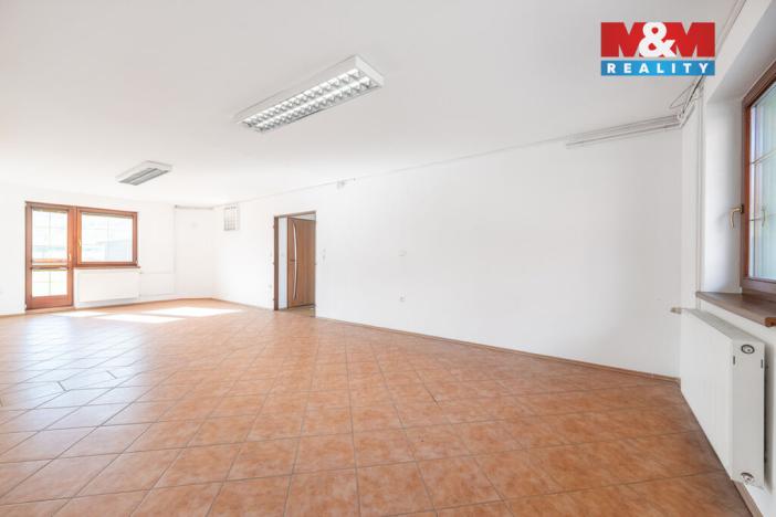 Prodej obchodního prostoru, Velká nad Veličkou, 187 m2