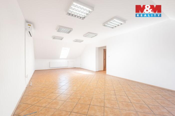 Prodej obchodního prostoru, Velká nad Veličkou, 187 m2