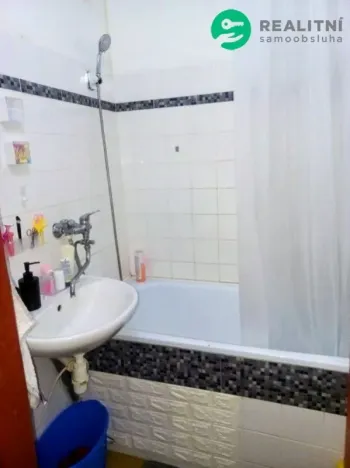 Prodej bytu 3+1, Chrudim, Jabloňová, 63 m2