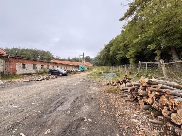 Prodej výrobních prostor, Nesovice, 1145 m2
