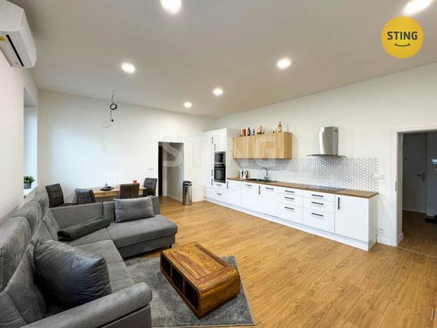 Pronájem bytu 2+kk, Ostrava, Poštulkova, 63 m2