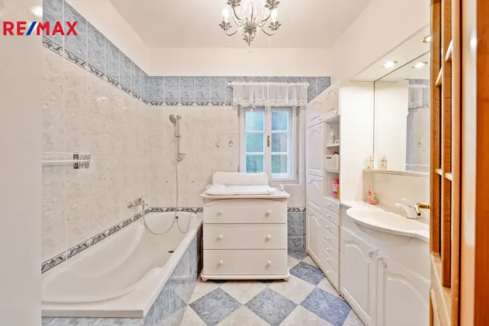 Prodej rodinného domu, Suchdol - Vysoká, 256 m2