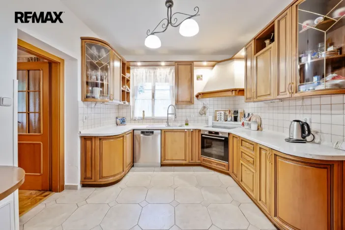 Prodej rodinného domu, Suchdol - Vysoká, 256 m2