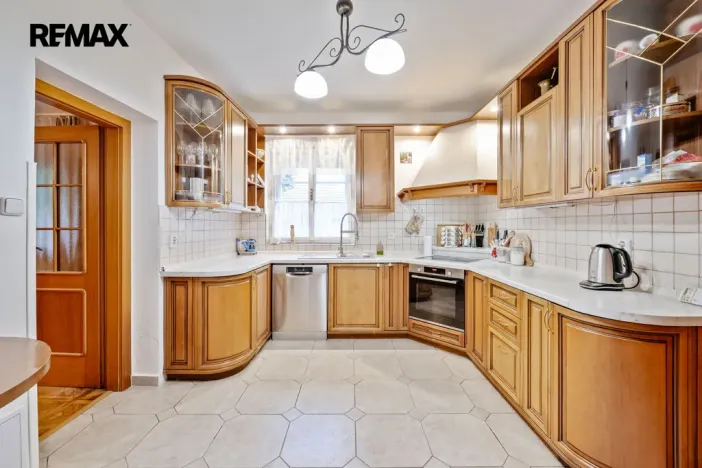 Prodej rodinného domu, Suchdol - Vysoká, 256 m2