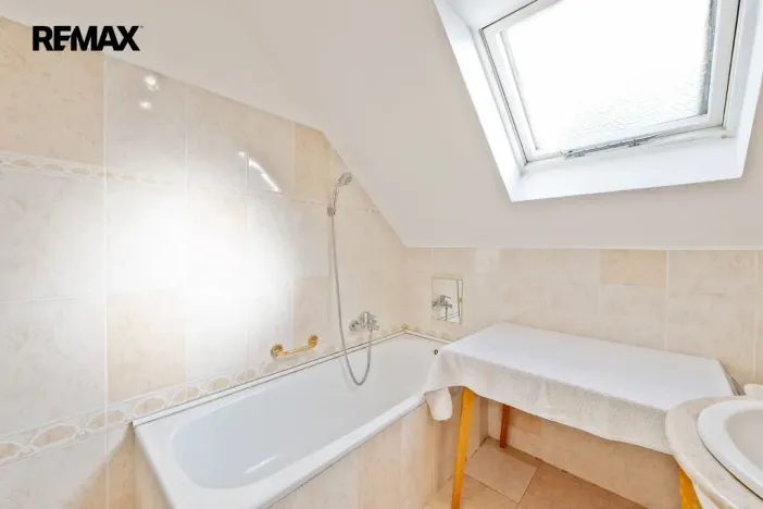 Prodej rodinného domu, Suchdol - Vysoká, 256 m2