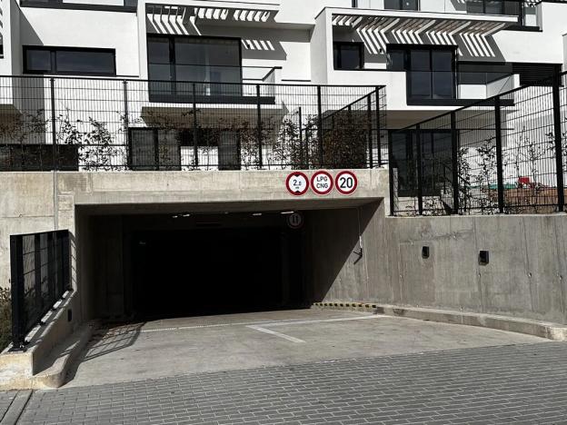 Pronájem garážového stání, Praha - Troja, Pod Hrachovkou, 16 m2