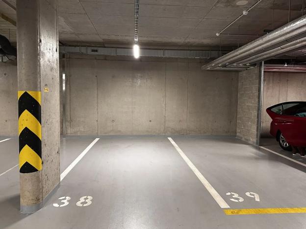 Pronájem garážového stání, Praha - Troja, Pod Hrachovkou, 16 m2