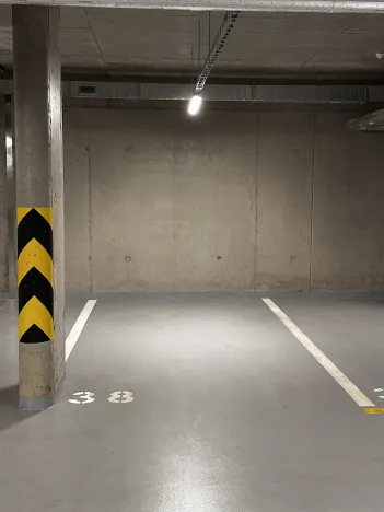 Pronájem garážového stání, Praha - Troja, Pod Hrachovkou, 16 m2