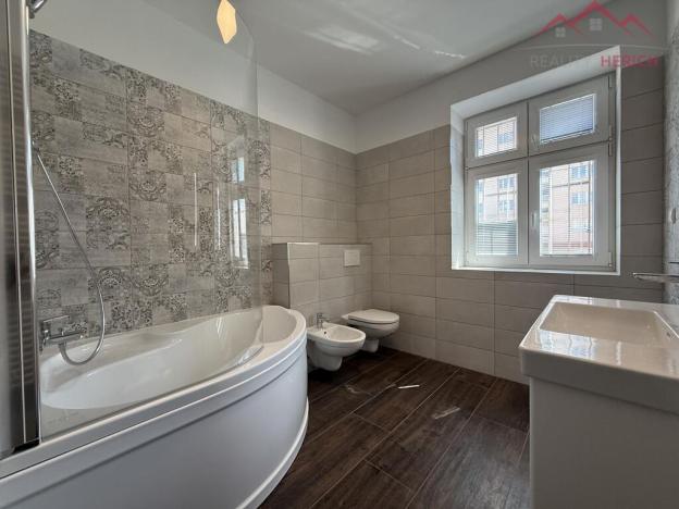 Pronájem bytu 3+kk, Chomutov, Vršovců, 75 m2