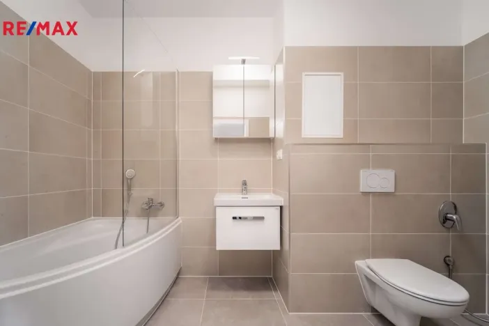 Prodej bytu 2+kk, Karlovy Vary, Moskevská, 72 m2