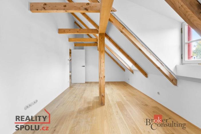 Prodej bytu 4+kk, Jince, Slavíkova, 110 m2