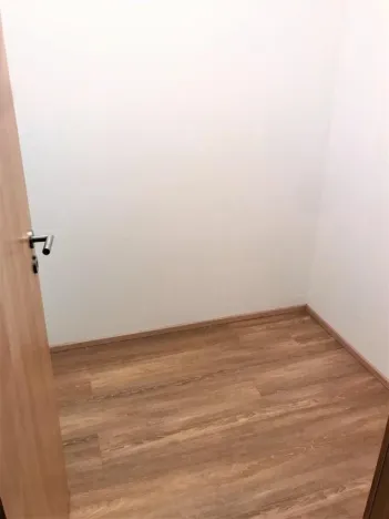 Pronájem bytu 1+kk, Praha, Medunova, 37 m2