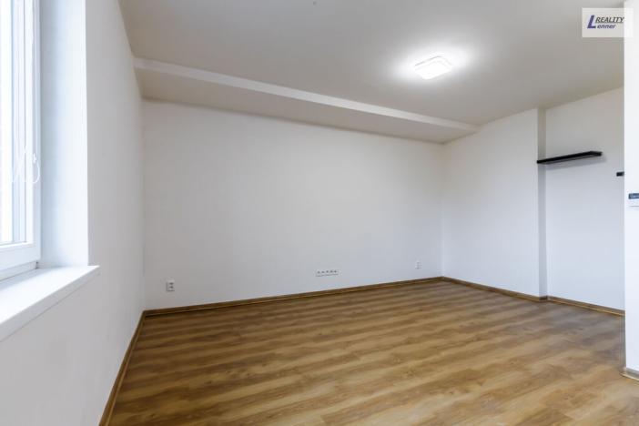 Prodej bytu 1+kk, Praha - Kobylisy, Javorová, 29 m2