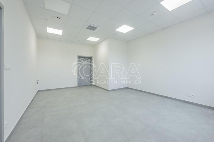 Pronájem skladu, Divišov, 2704 m2