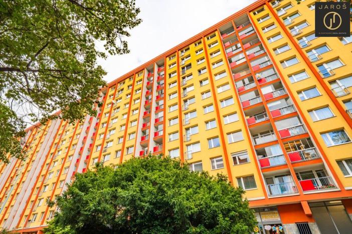 Prodej bytu 2+1, Praha - Kobylisy, Famfulíkova, 62 m2