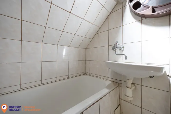 Prodej rodinného domu, Rovensko, 220 m2