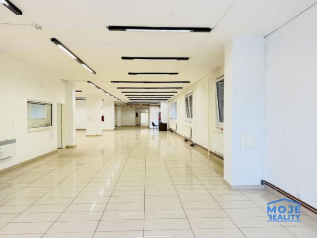 Pronájem obchodního prostoru, Blatná, 464 m2