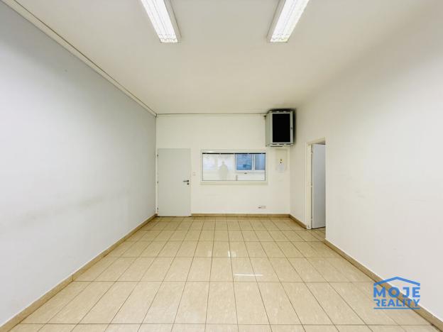 Pronájem obchodního prostoru, Blatná, 464 m2