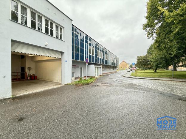 Pronájem obchodního prostoru, Blatná, 464 m2