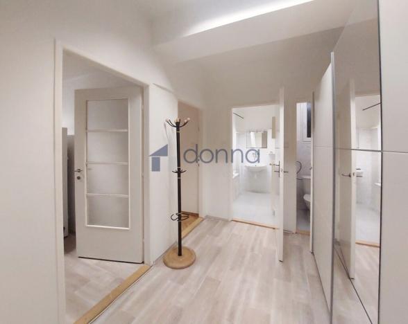 Pronájem bytu 2+kk, Praha, Sokolovská, 62 m2