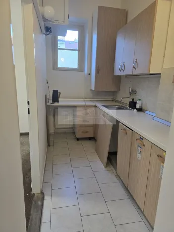 Pronájem kanceláře, Praha, Na Březince, 120 m2