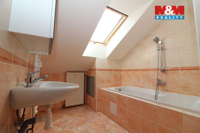 Prodej bytu 2+1, Nový Bor - Arnultovice, Gen. Svobody, 92 m2