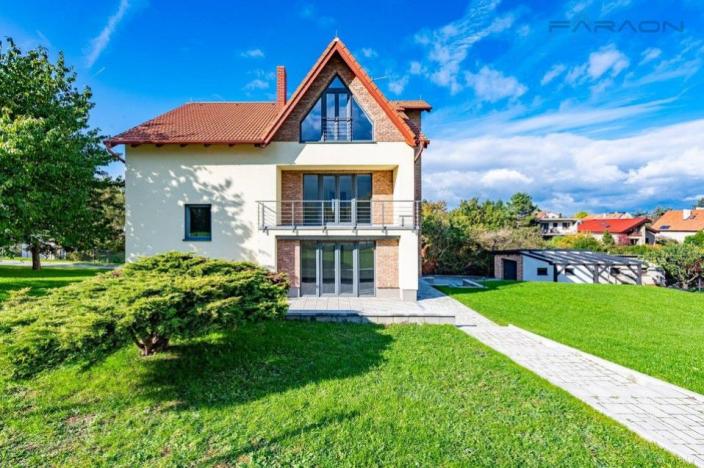 Pronájem rodinného domu, Kosoř, 380 m2