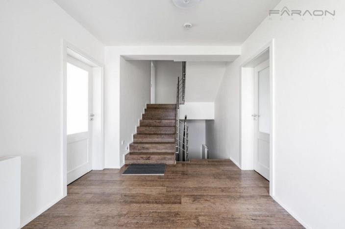 Pronájem rodinného domu, Kosoř, 380 m2