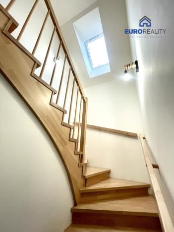 Prodej rodinného domu, Mnichov, 127 m2