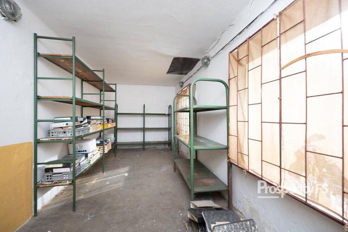 Prodej kanceláře, Okna, 475 m2