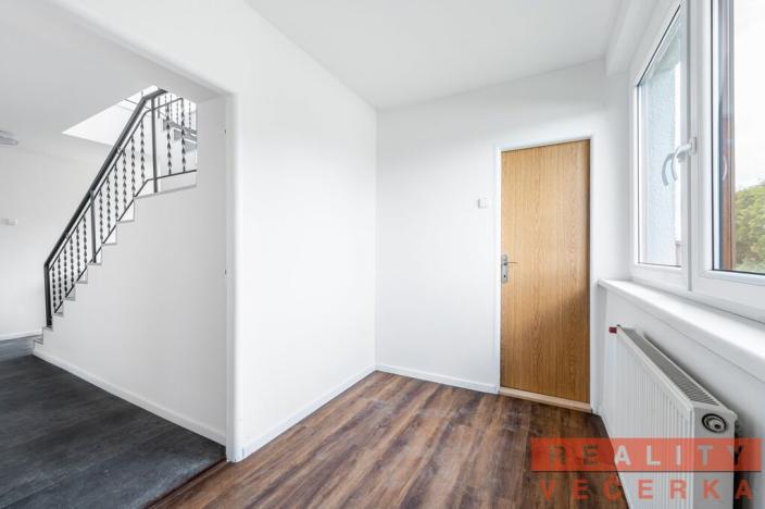 Pronájem kanceláře, Cheznovice, 220 m2