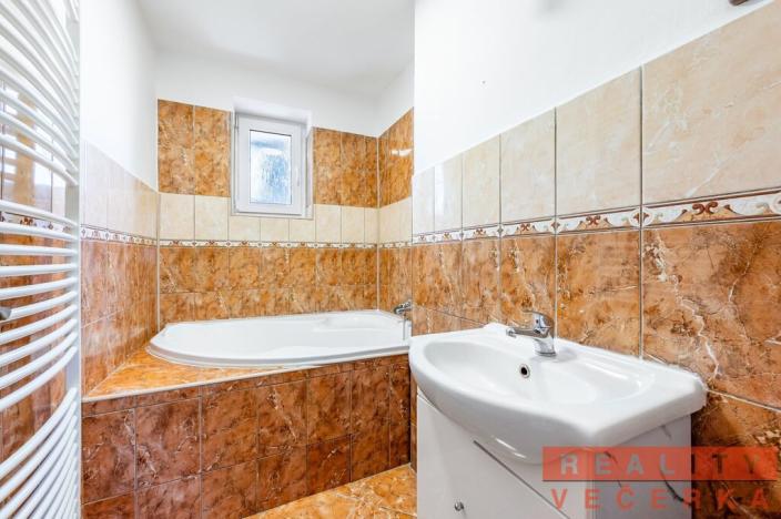 Pronájem kanceláře, Cheznovice, 220 m2