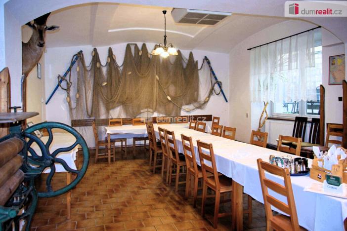 Prodej komerční nemovitosti, Doksy, Komenského, 254 m2